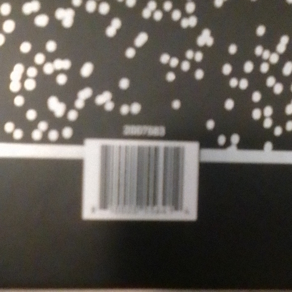 Makeup - Picture 2 of 2